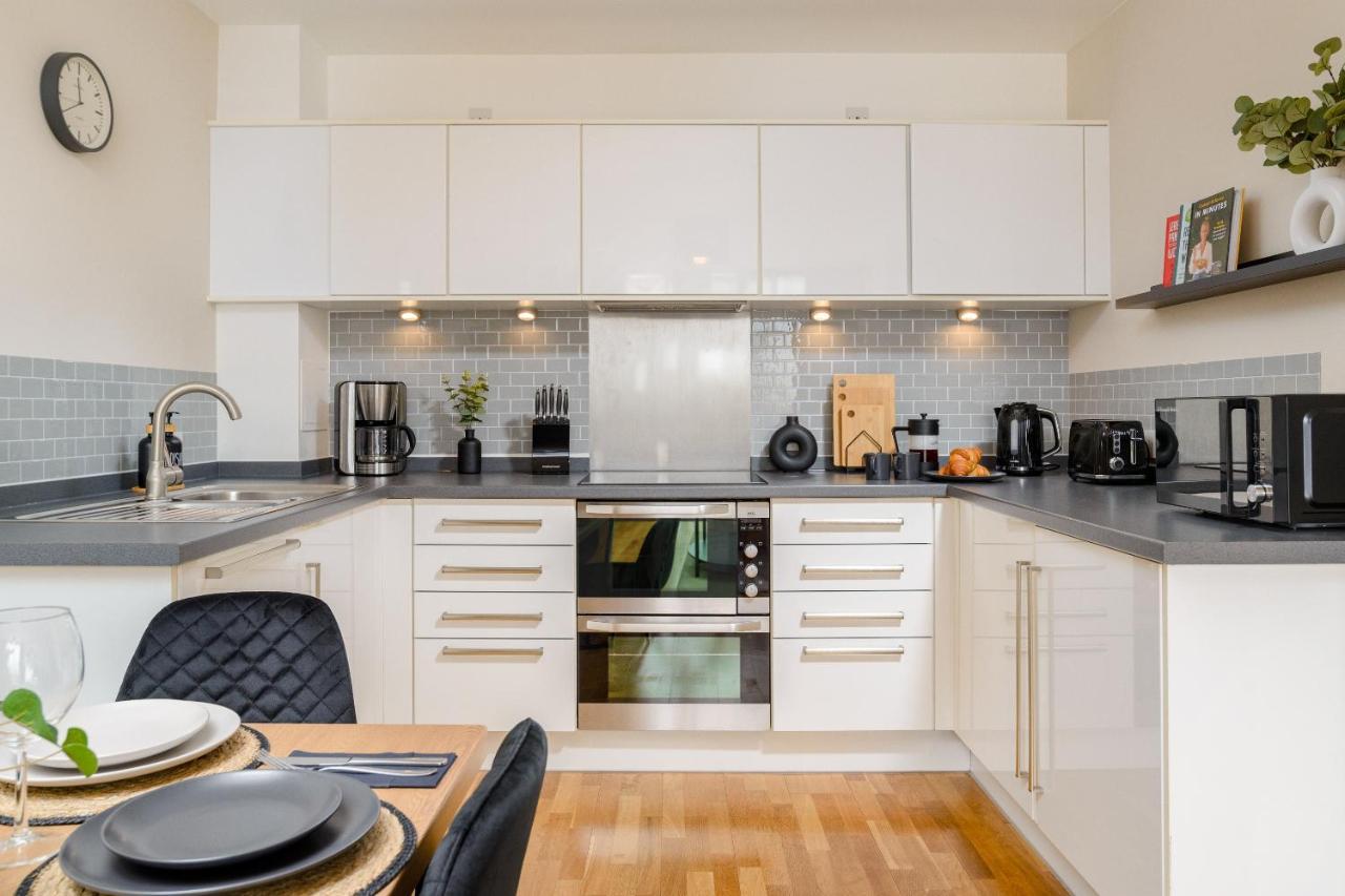 Premium Apartment - Allocated Parking - Great Location Plymouth Extérieur photo